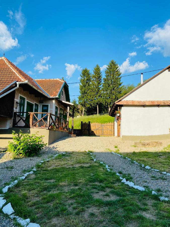 Slow Living Cottage, Dobolii De Sus Bagian luar foto